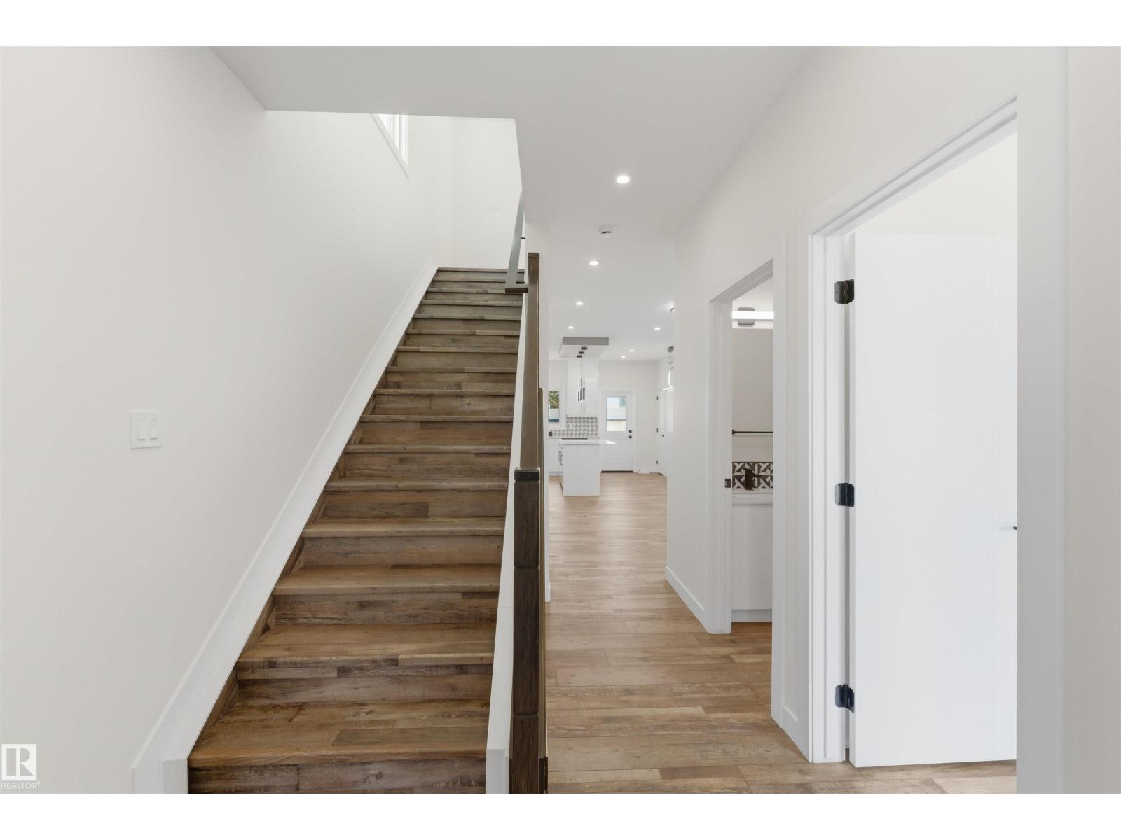 12447 47 ST NW, Edmonton