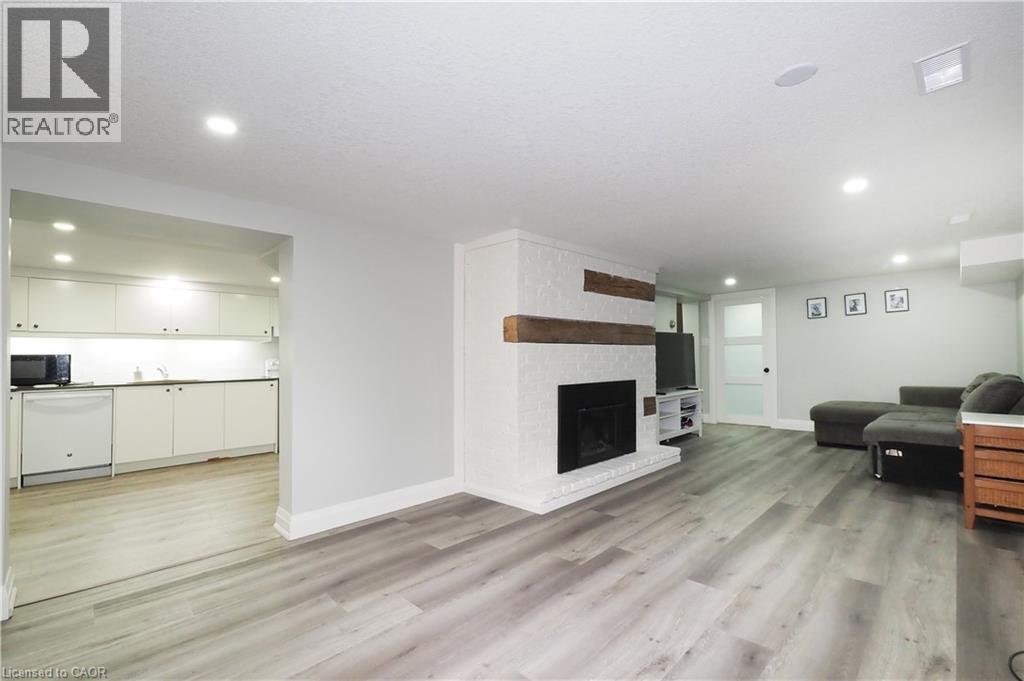 196 VERMONT Street Unit# LOWER, Waterloo, Ontario, N2J2M8 — Photo 3