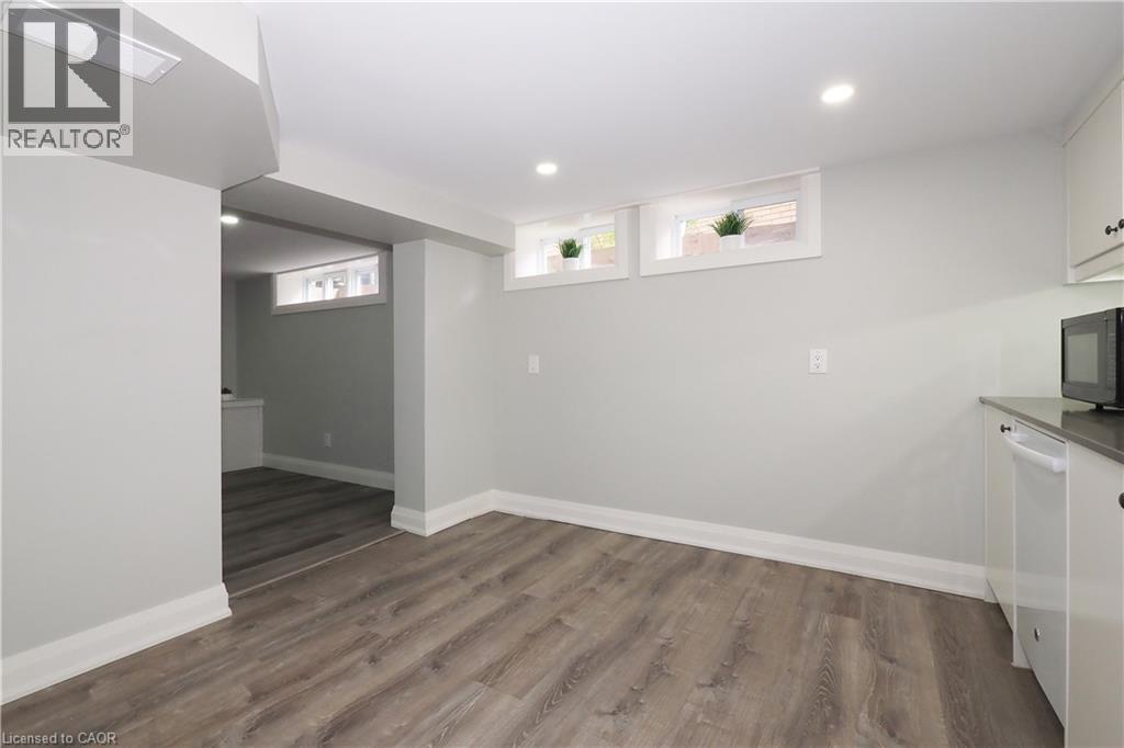 196 VERMONT Street Unit# LOWER, Waterloo, Ontario, N2J2M8 — Photo 13