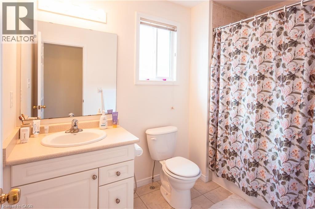 456 BEAUMONT Crescent, Kitchener, Ontario, N2A0C4 — Photo 7