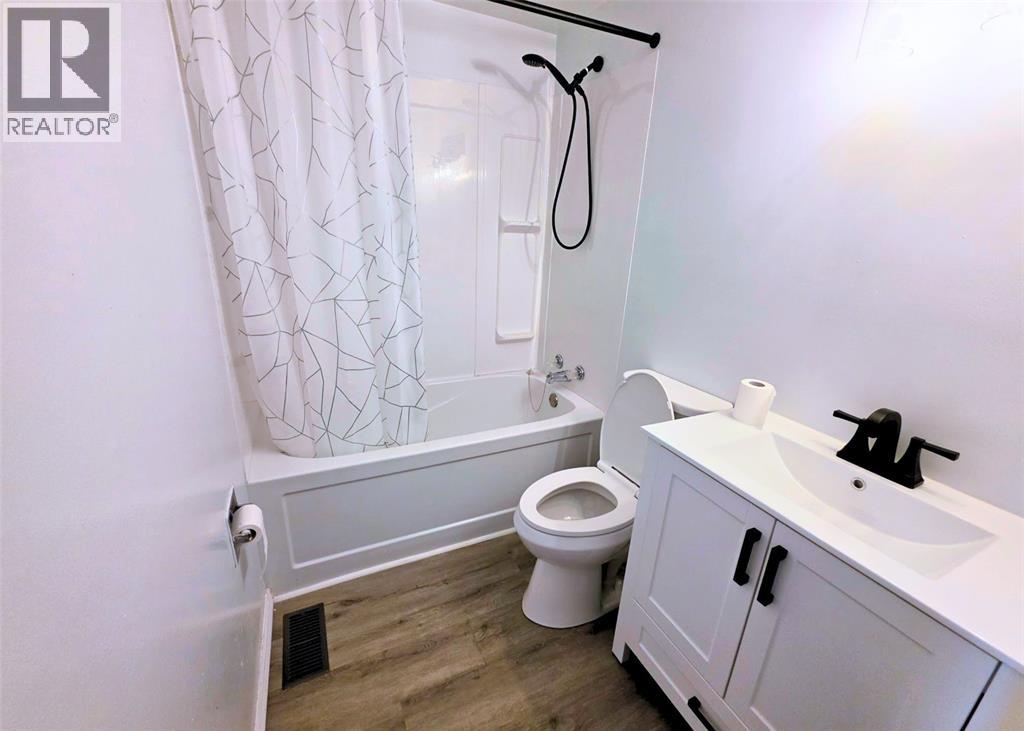 322 Somerset CRESCENT, Sarnia, Ontario, N7S4G1 — Photo 6
