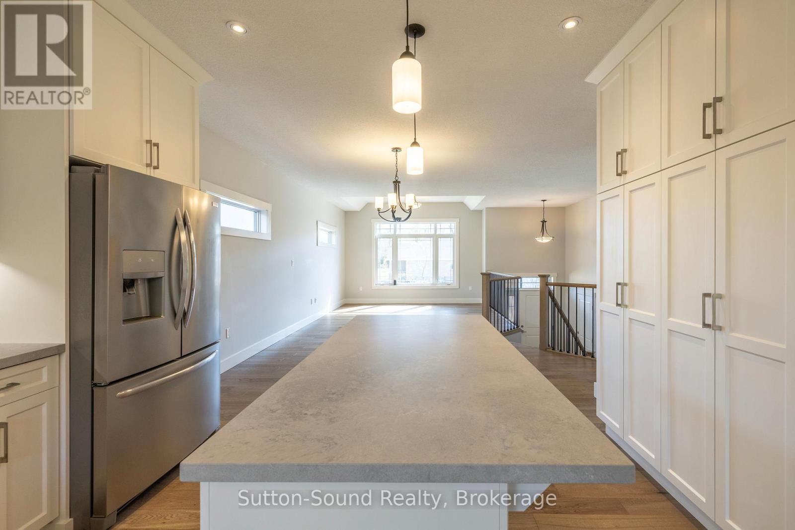368 5TH AVE A AVENUE W - 12