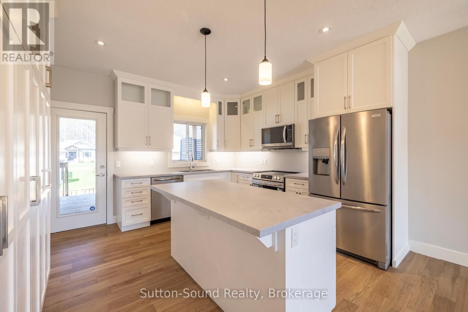 368 5TH AVE A AVENUE W - 9