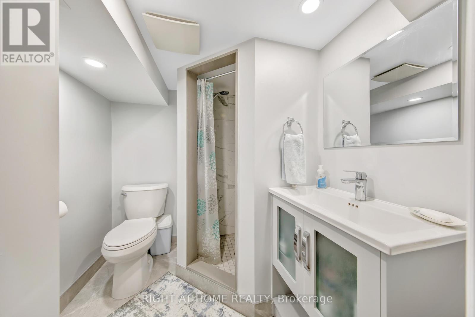 25 BURLINGAME ROAD - 23