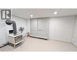 Living room - 575 Murray Avenue, Bathurst, NB E2A1T8 Photo 16