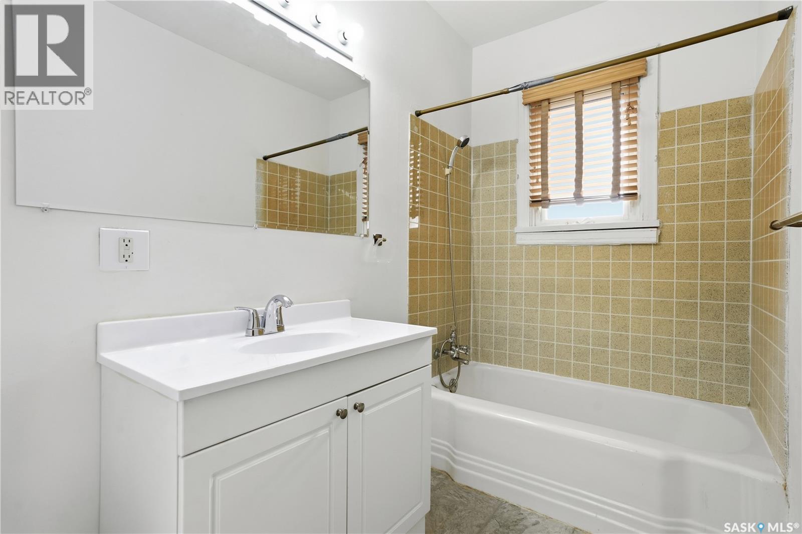 3708 Albert STREET - 21