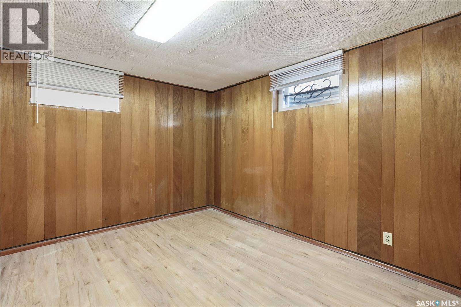 3708 Albert STREET - 37