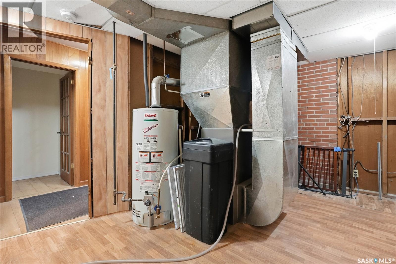 3708 Albert STREET - 43