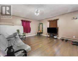 211 King Street, Unorganized Townships, ON P0H2J0 Photo 31
