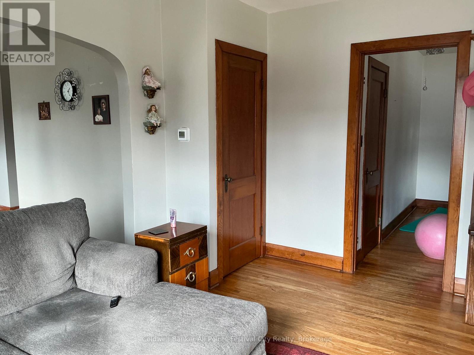 148 WELLINGTON STREET - 35