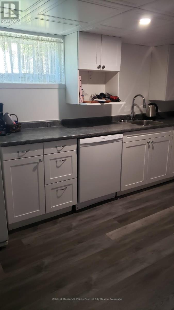 148 WELLINGTON STREET - 41