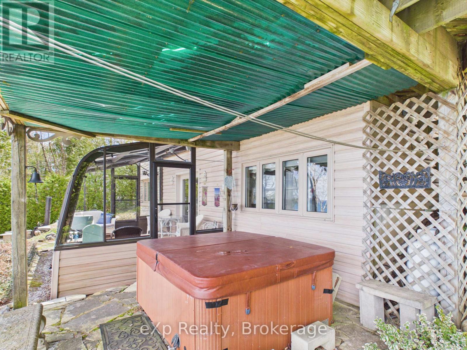 115 IVY DRIVE - 21