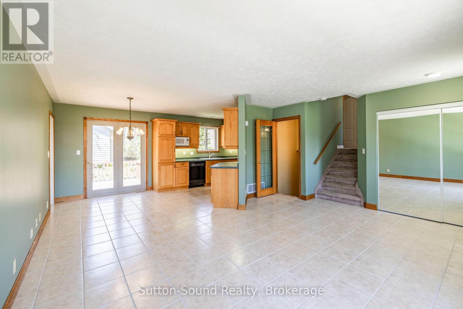 126 ALEXANDRIA STREET - 6