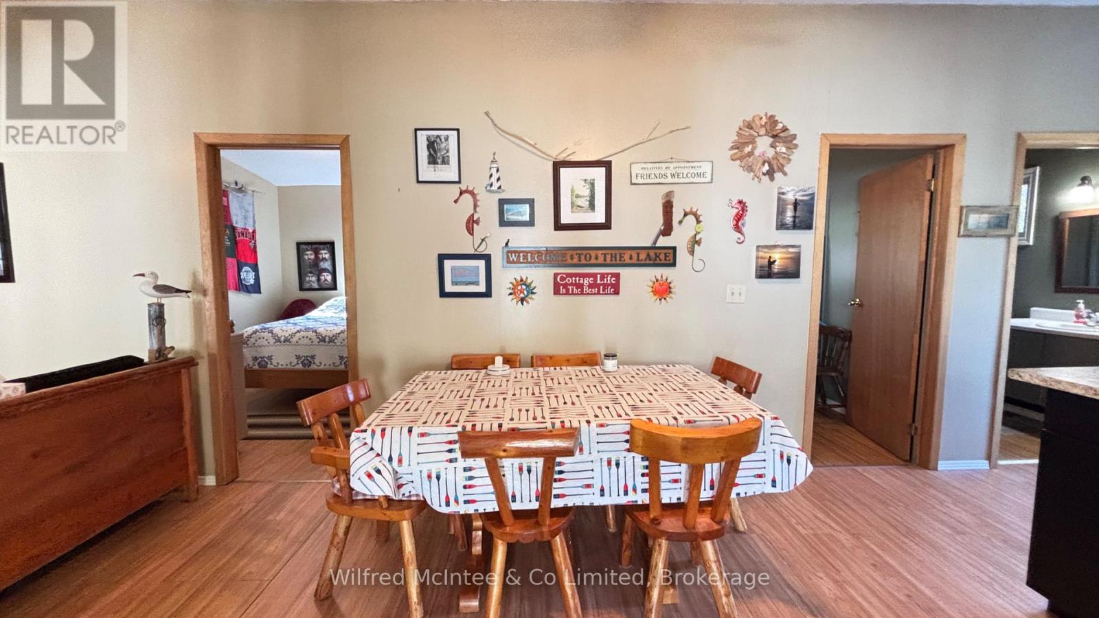 26 THOMPSON AVENUE - 20