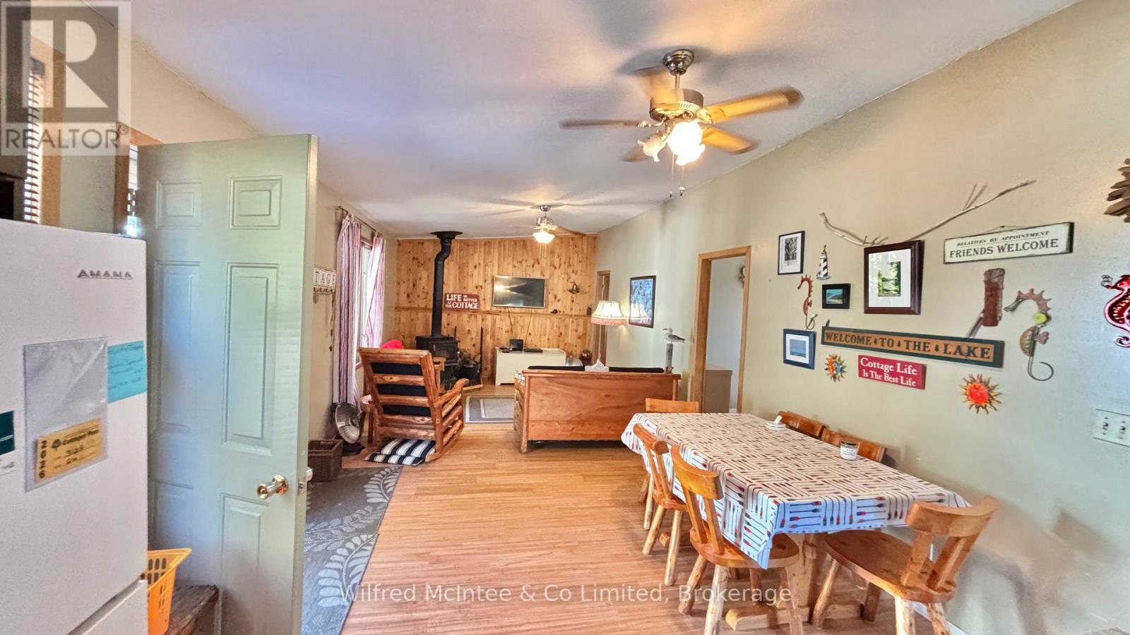 26 THOMPSON AVENUE - 21