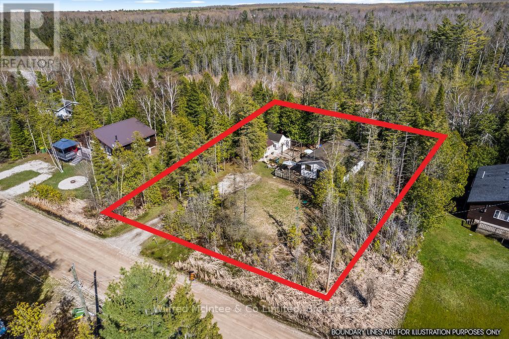 26 THOMPSON AVENUE - 8