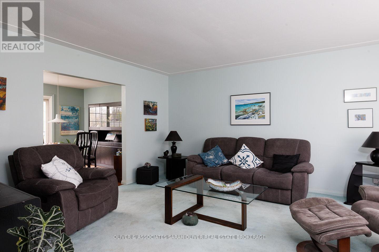 14 BRENTWOOD CRESCENT - Image 3