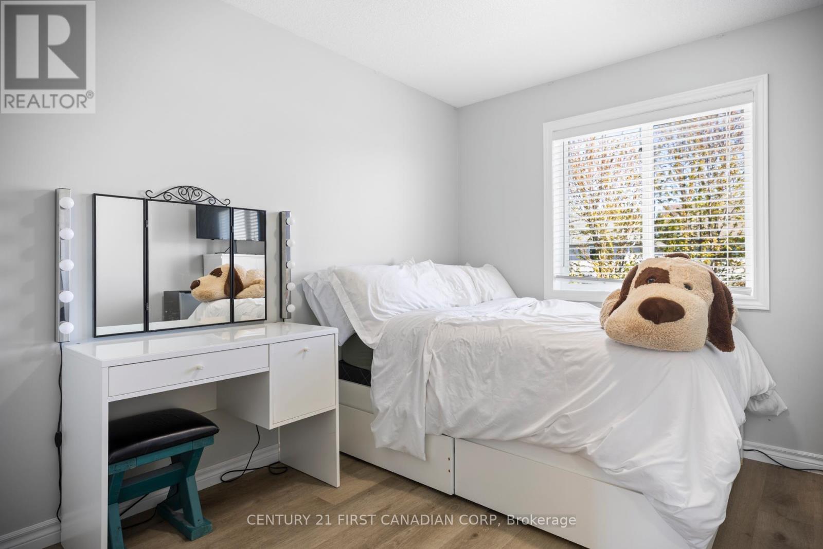 21 PEAR TREE AVENUE - 21