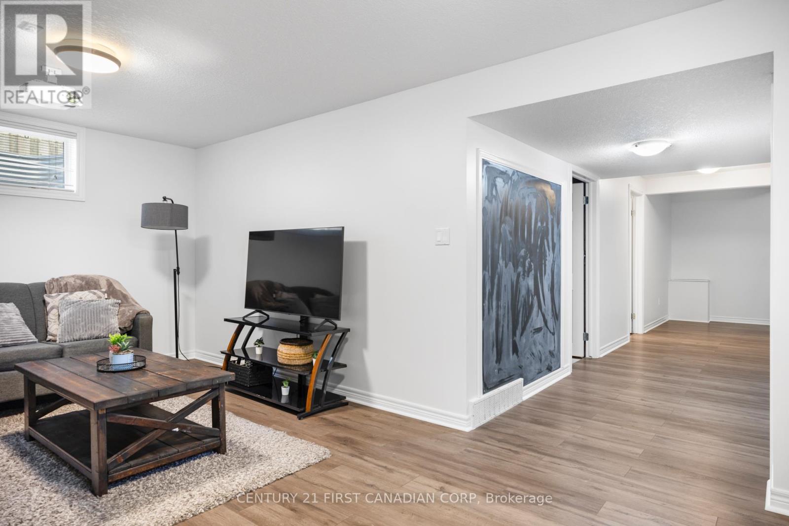 21 PEAR TREE AVENUE - 27