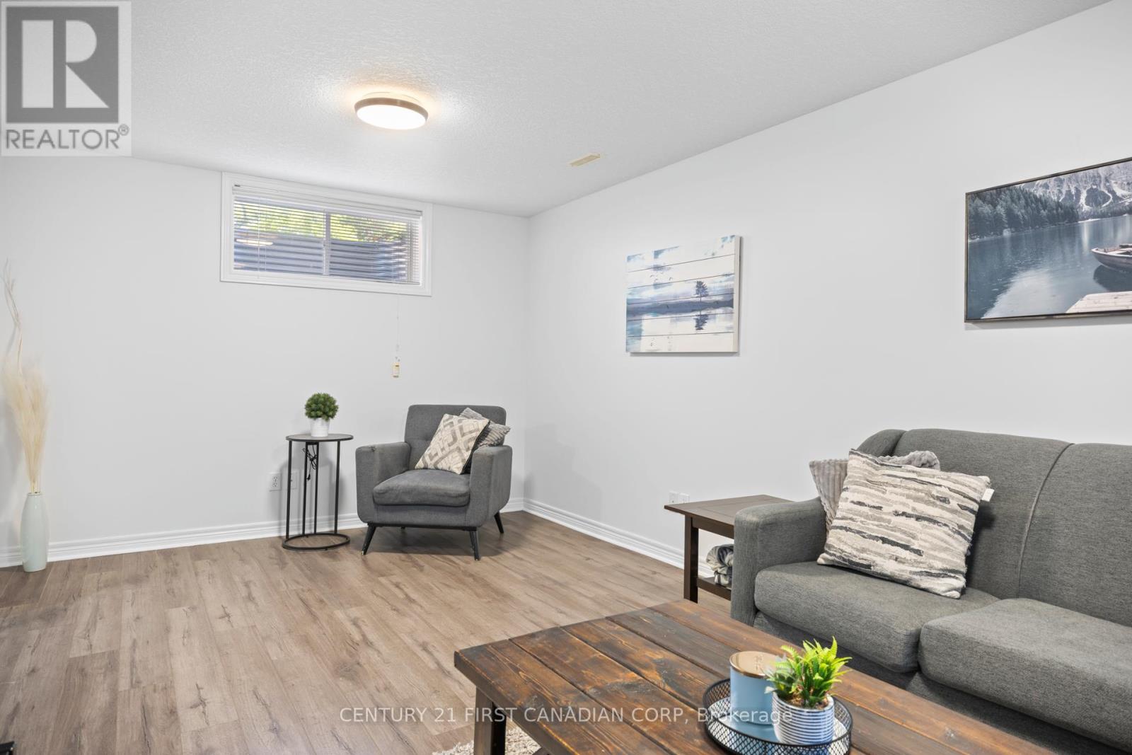 21 PEAR TREE AVENUE - 30