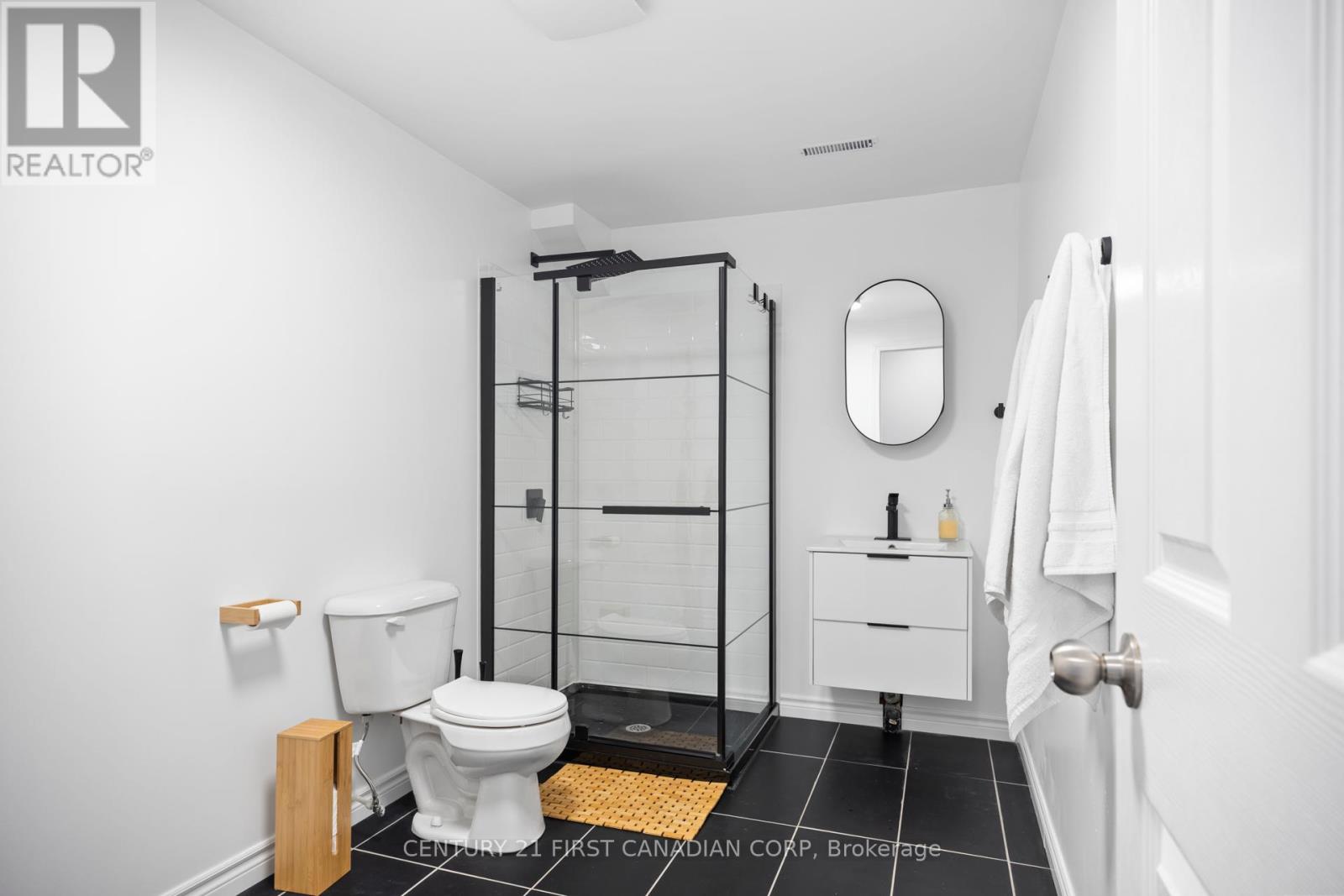 21 PEAR TREE AVENUE - 31