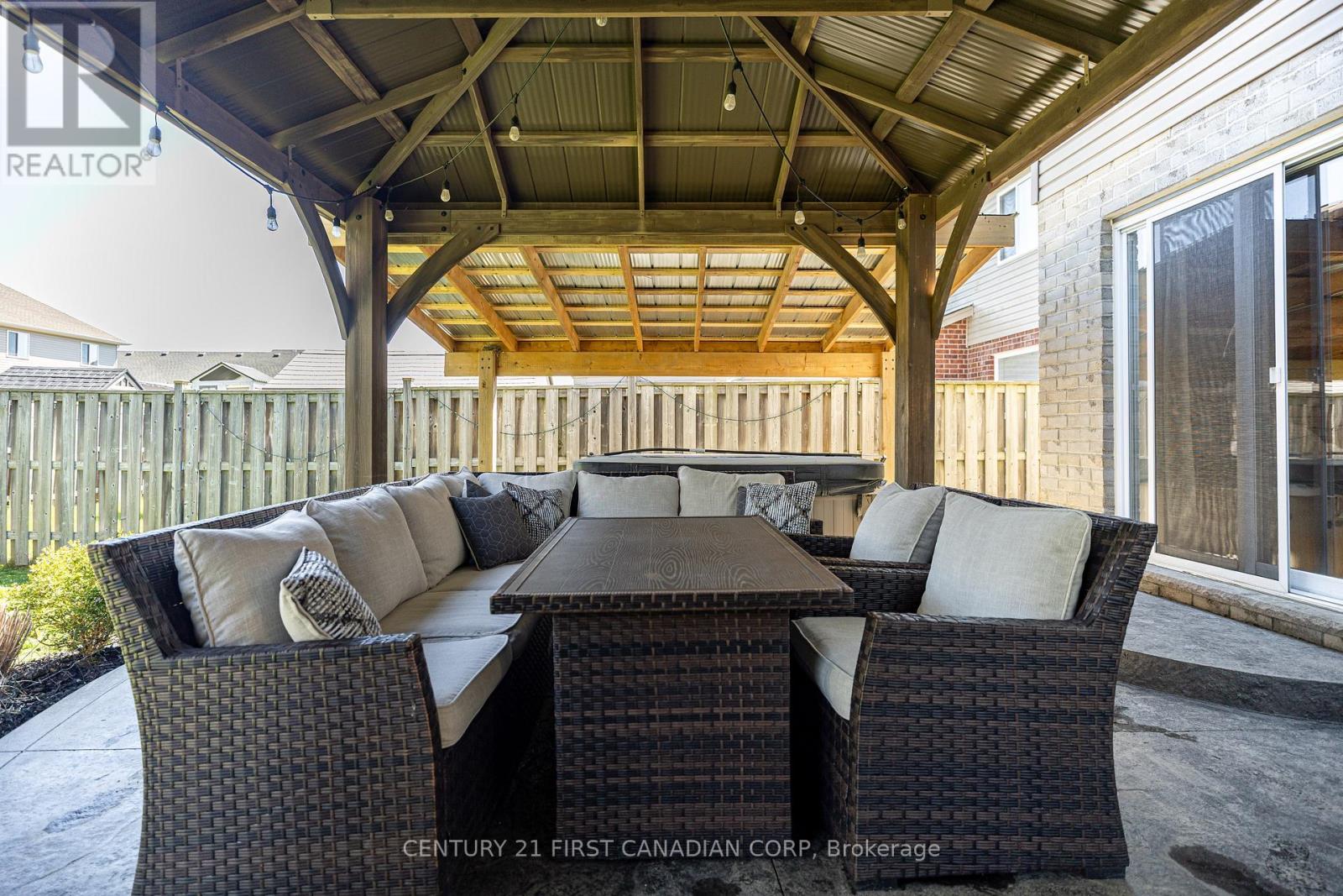 21 PEAR TREE AVENUE - 33