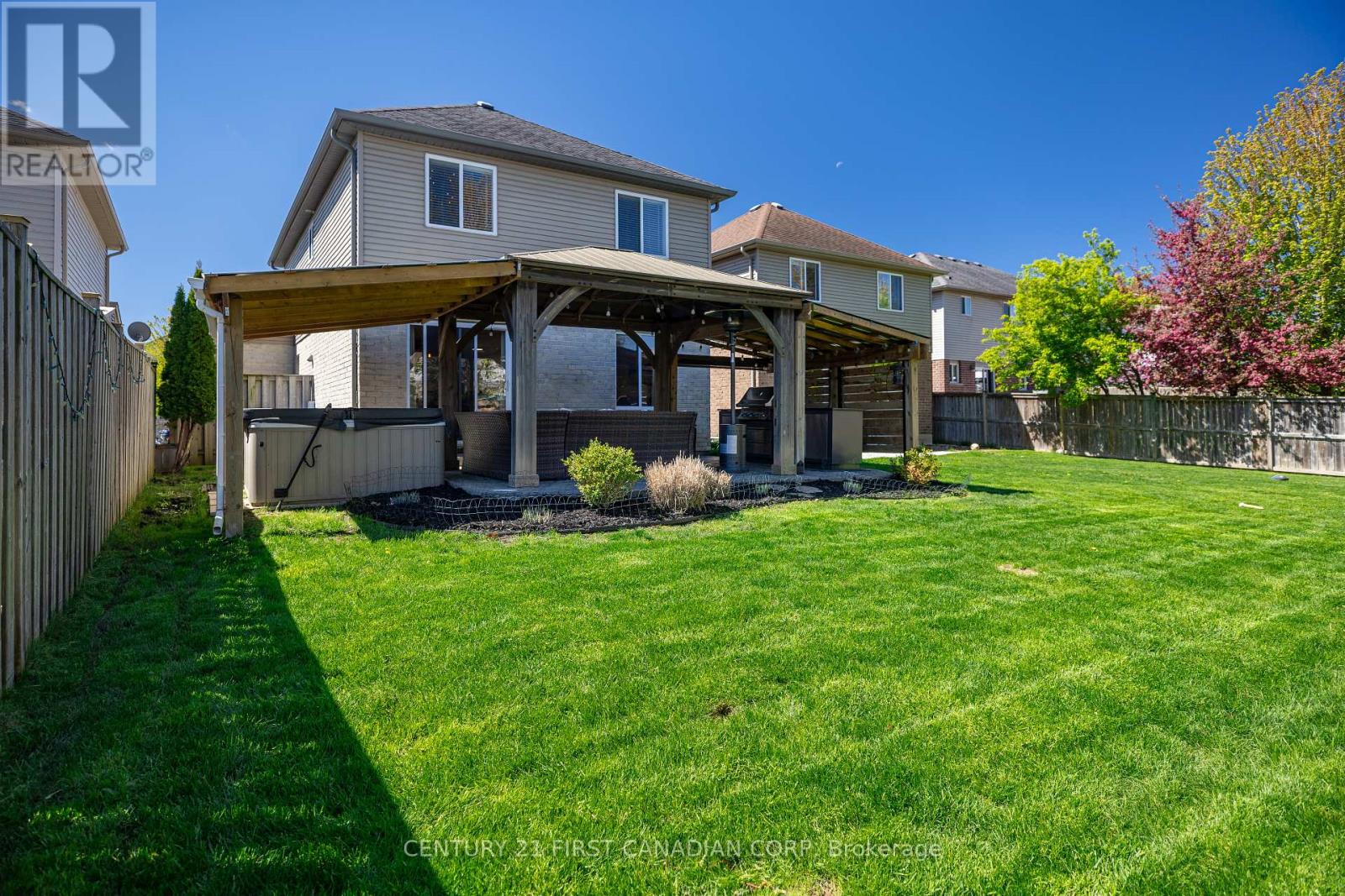 21 PEAR TREE AVENUE - 34