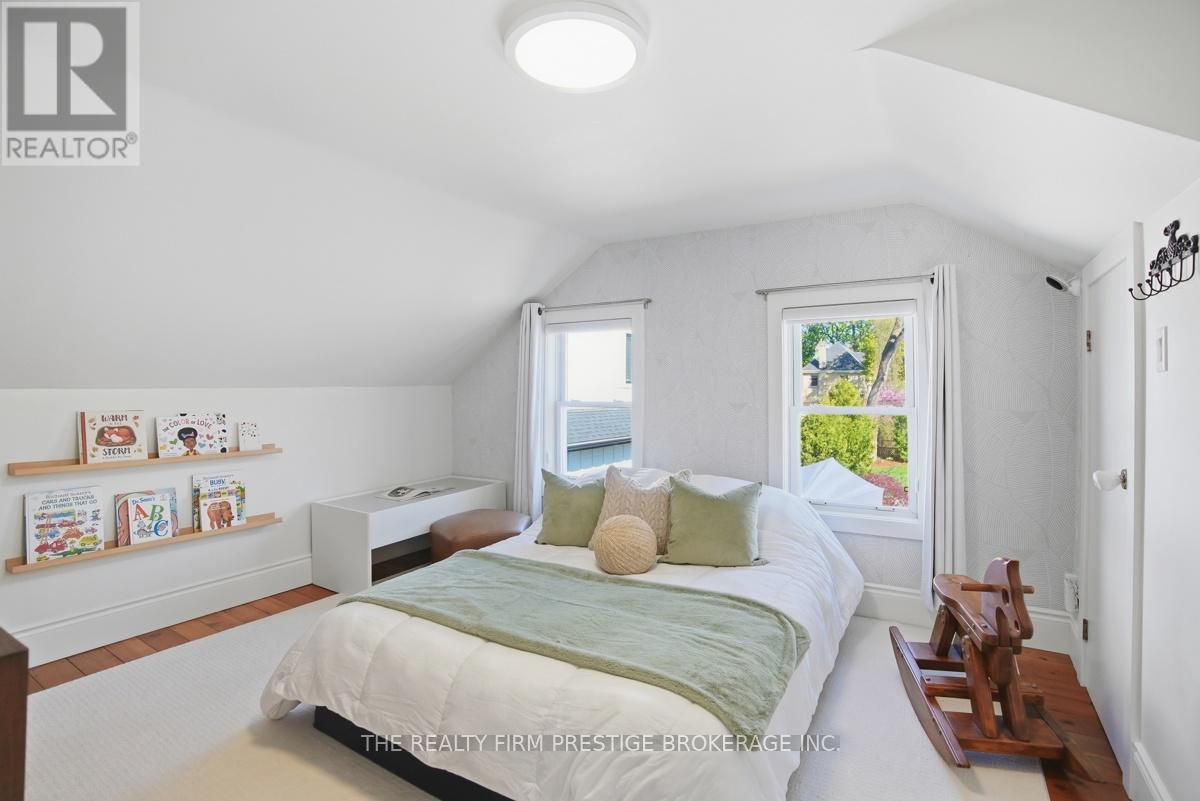 50 REGINA STREET - 26