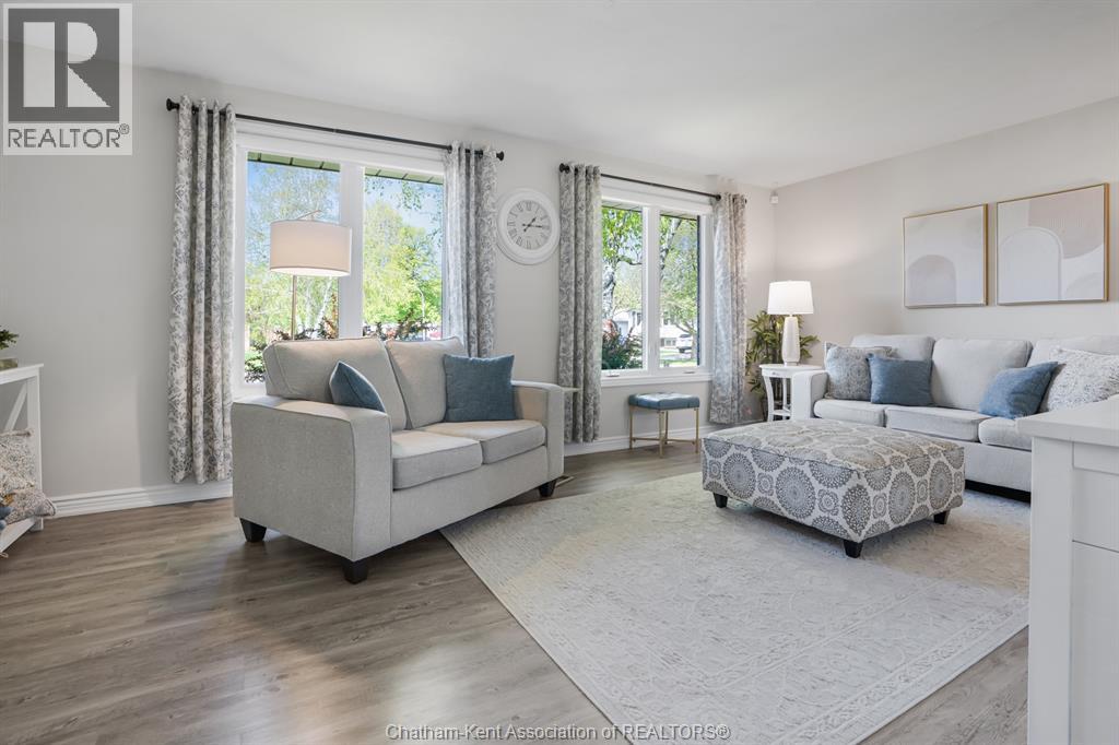 106 UNIVERSITY DRIVE, Chatham, Ontario, N7L4V5 — Photo 6