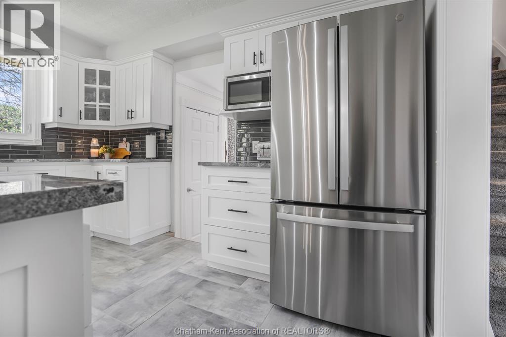 106 UNIVERSITY DRIVE, Chatham, Ontario, N7L4V5 — Photo 9