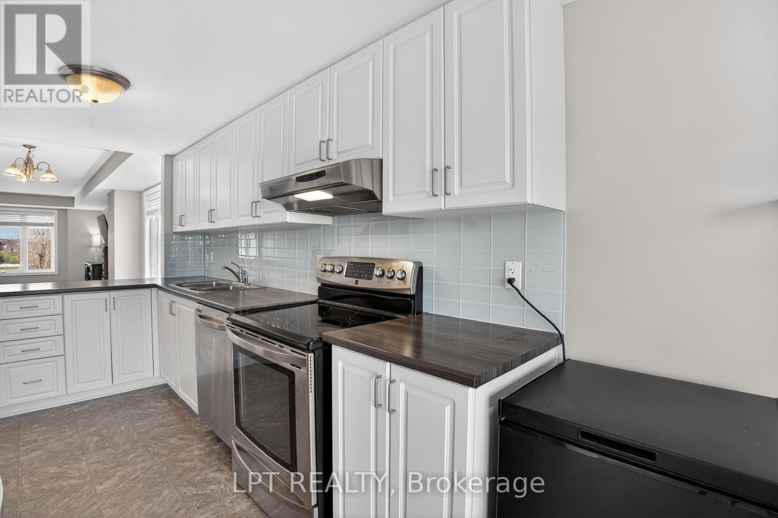 2 Bed, 3 Bath House for Sale in Ottawa – 2342 ESPRIT DRIVE, Ottawa – MLS# X13109430 - Image 17