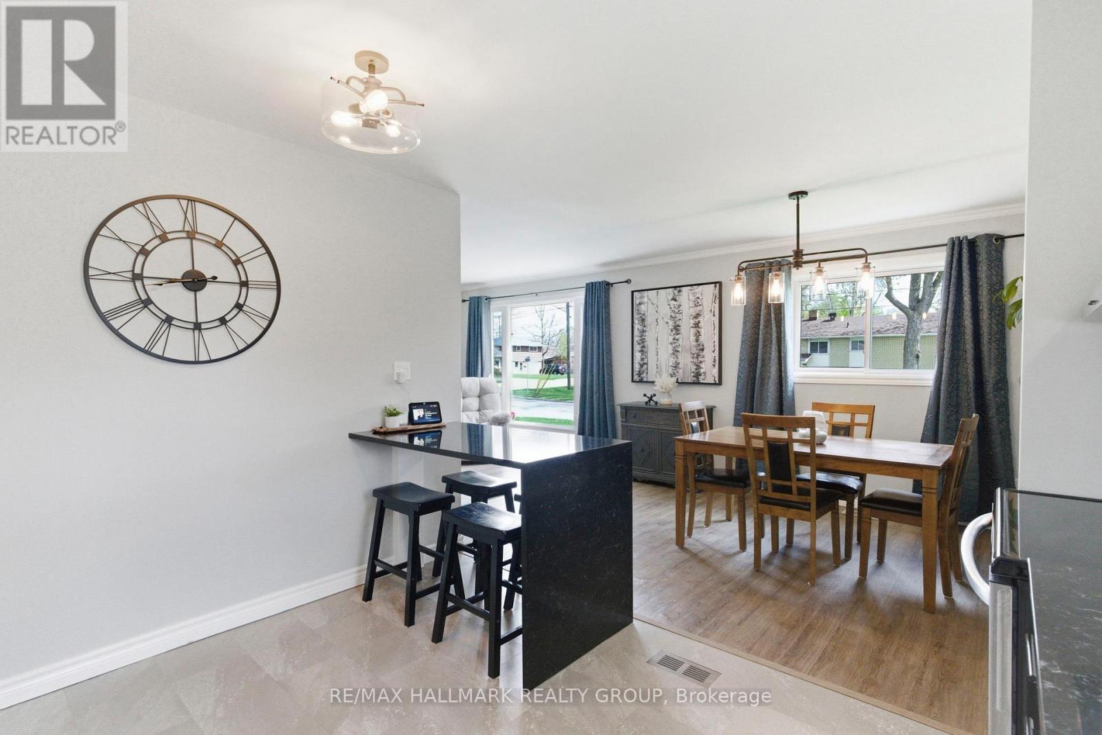 22 ELM AVENUE - 12