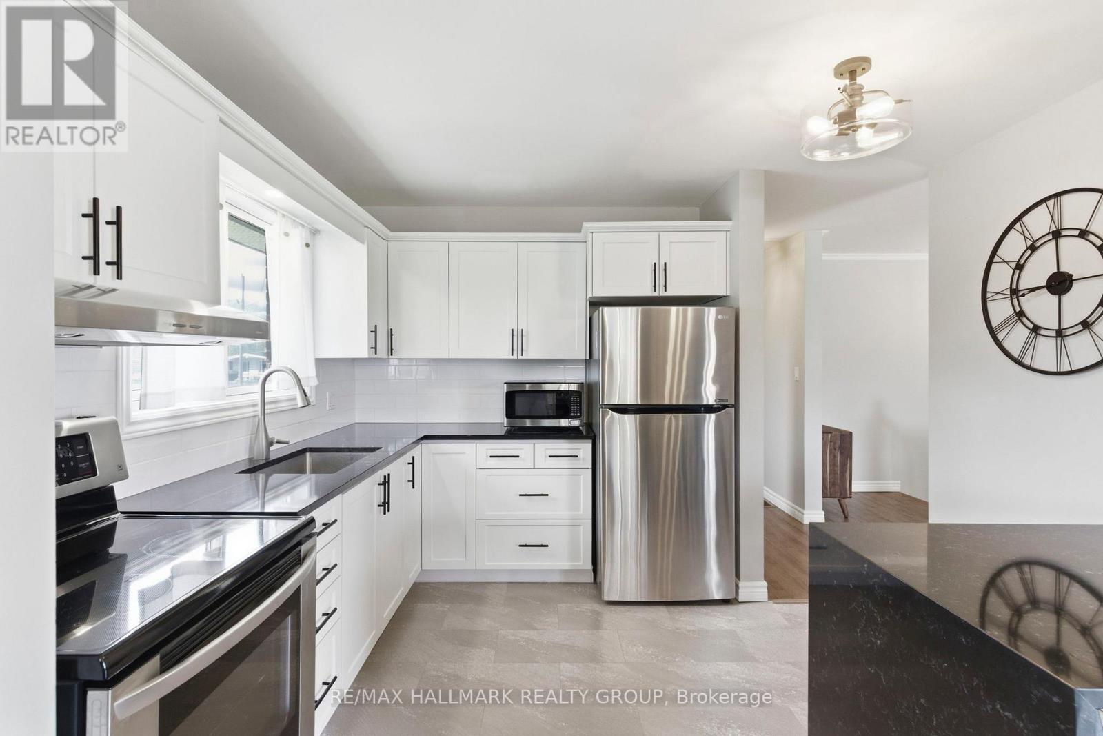 22 ELM AVENUE - 15