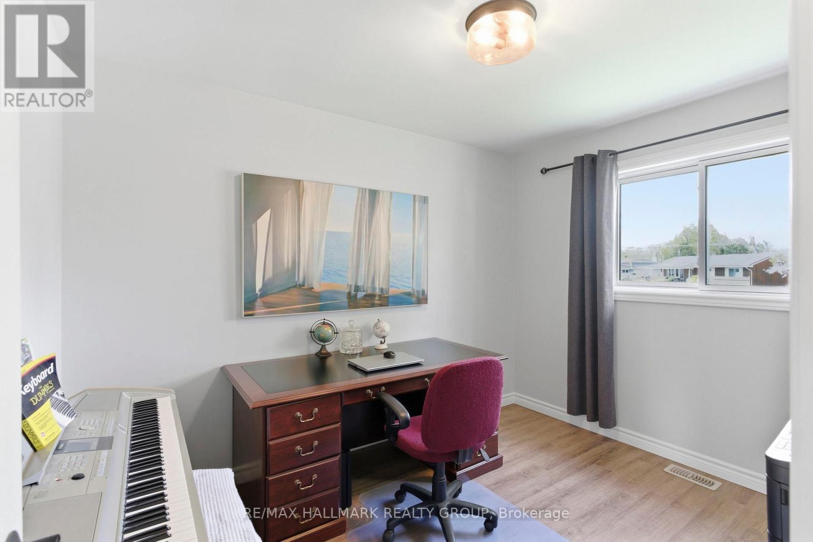 22 ELM AVENUE - 20
