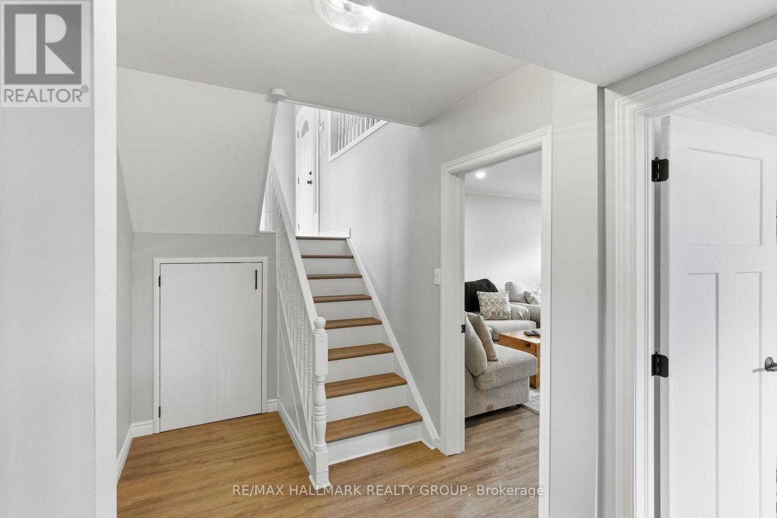 22 ELM AVENUE - 21