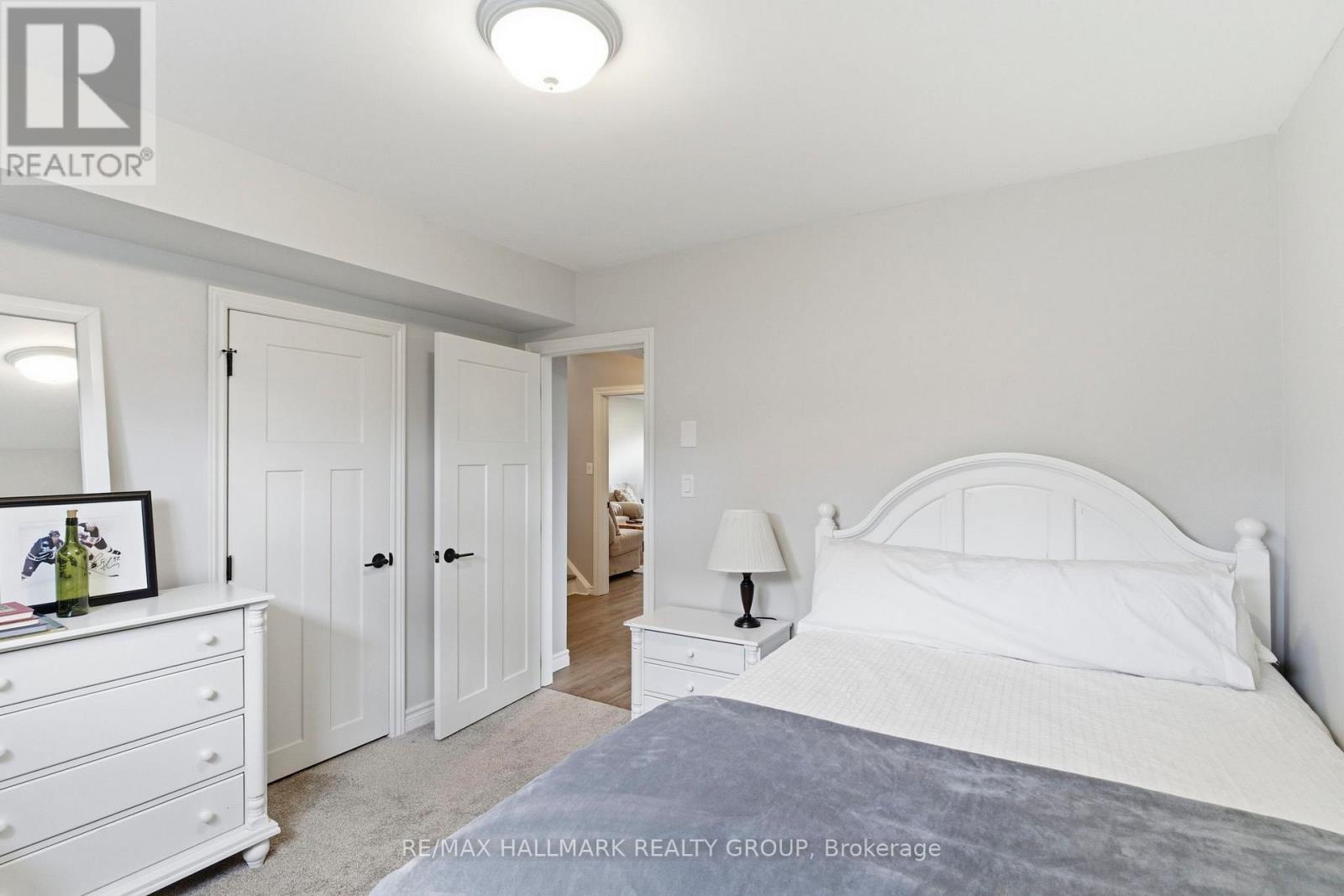 22 ELM AVENUE - 25