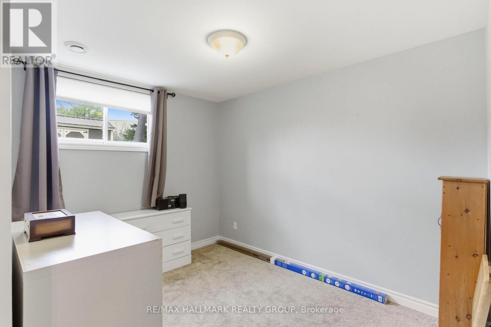 22 ELM AVENUE - 28