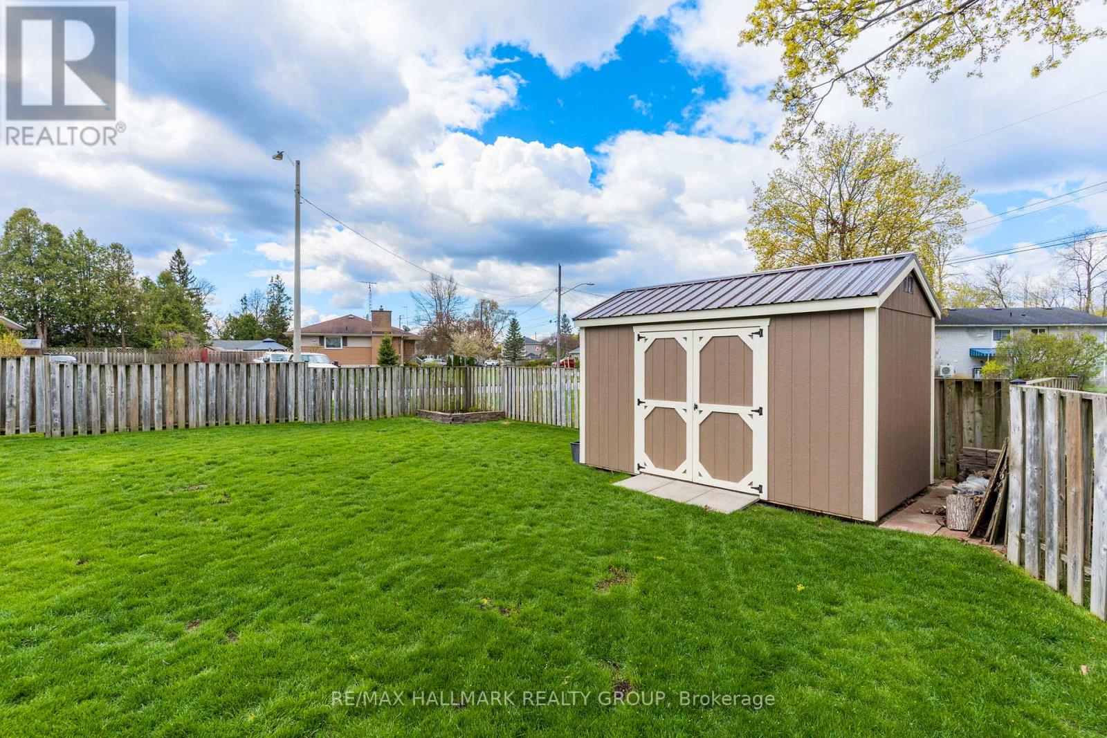 22 ELM AVENUE - 34