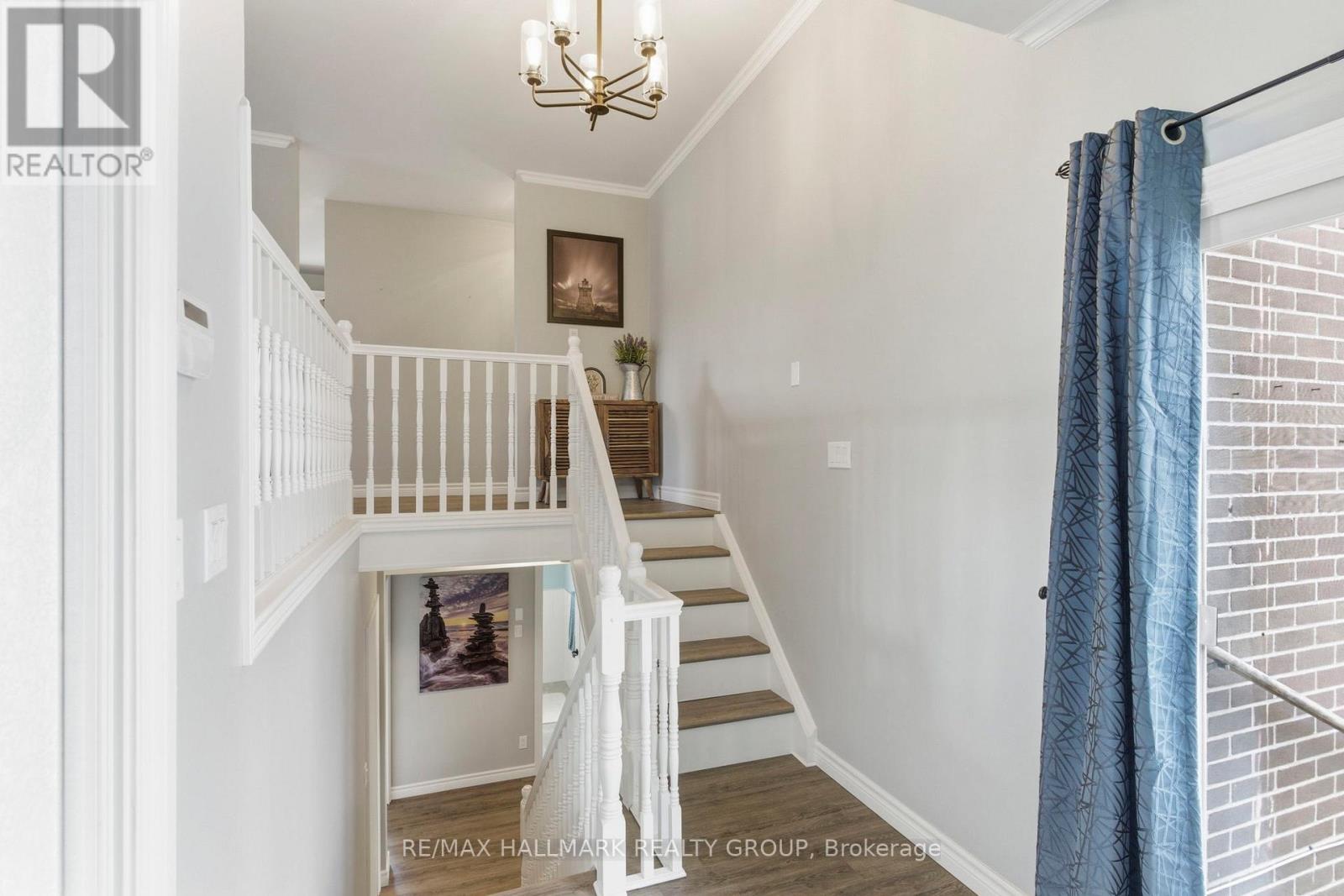 22 ELM AVENUE - 4