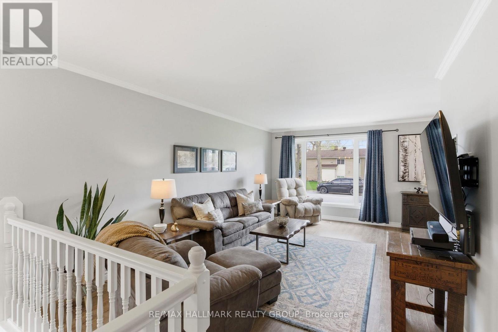 22 ELM AVENUE - 5