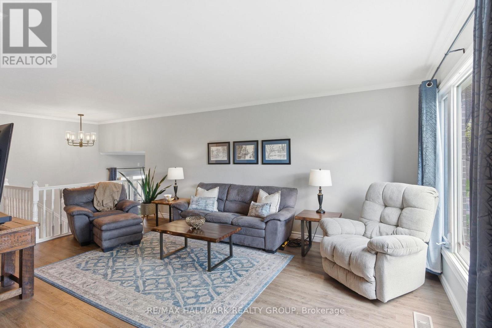 22 ELM AVENUE - 6