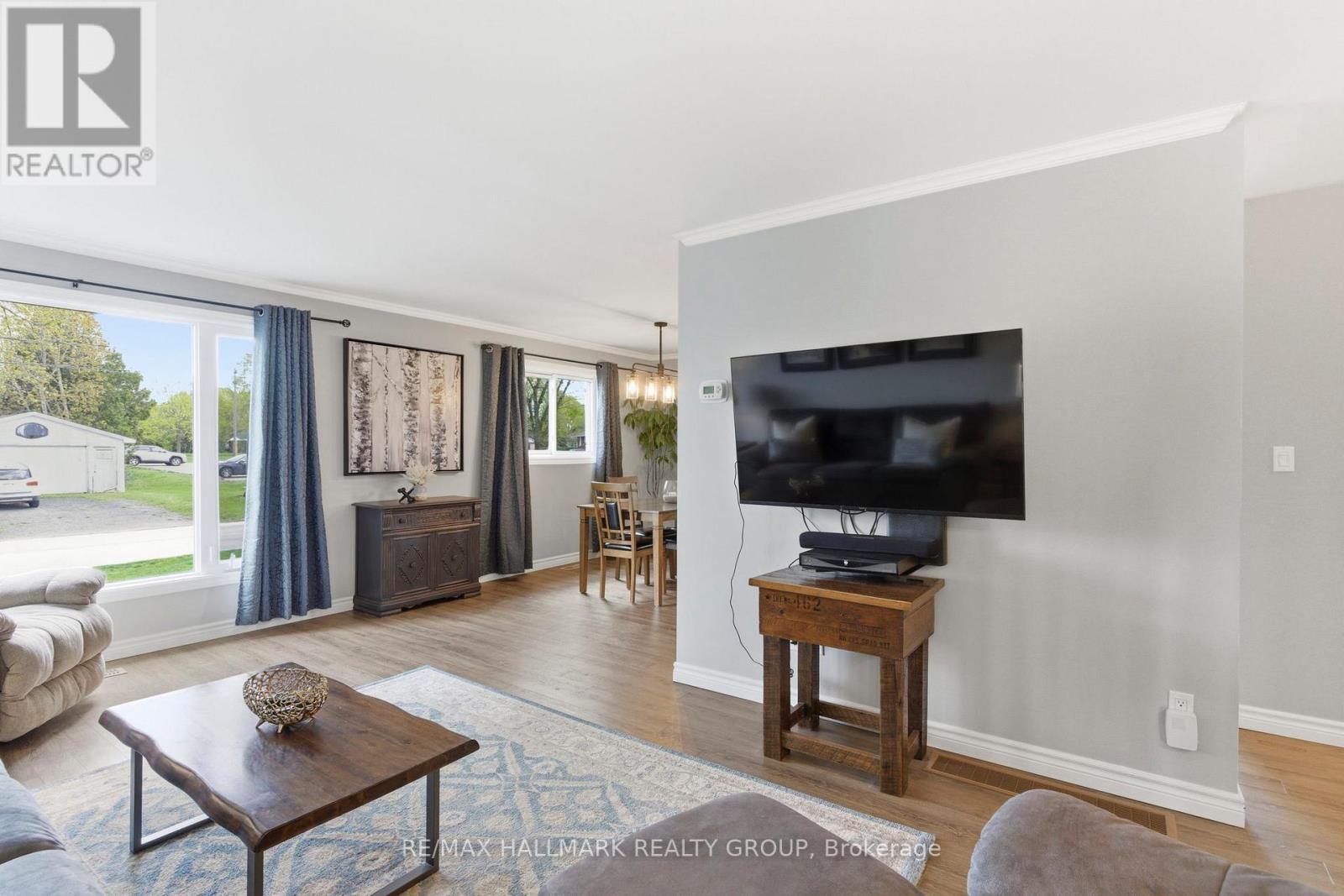 22 ELM AVENUE - 7