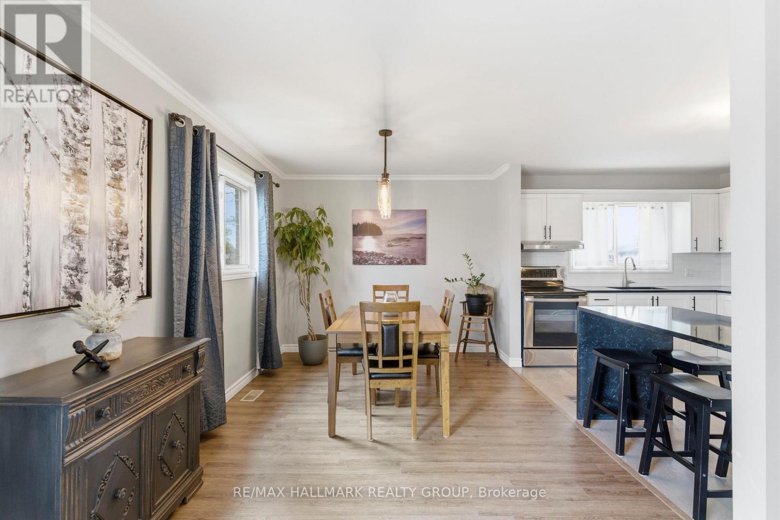 22 ELM AVENUE - 9