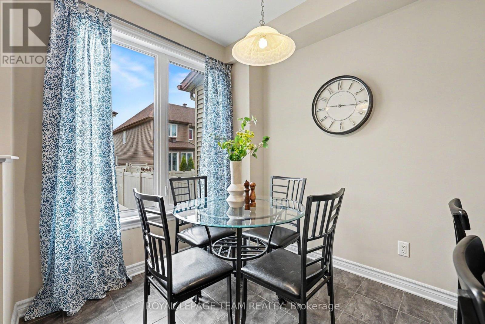 3 Bed, 3 Bath House for Sale in Ottawa – 293 FERGUS CRESCENT, Ottawa – MLS# X13109542 - Image 15