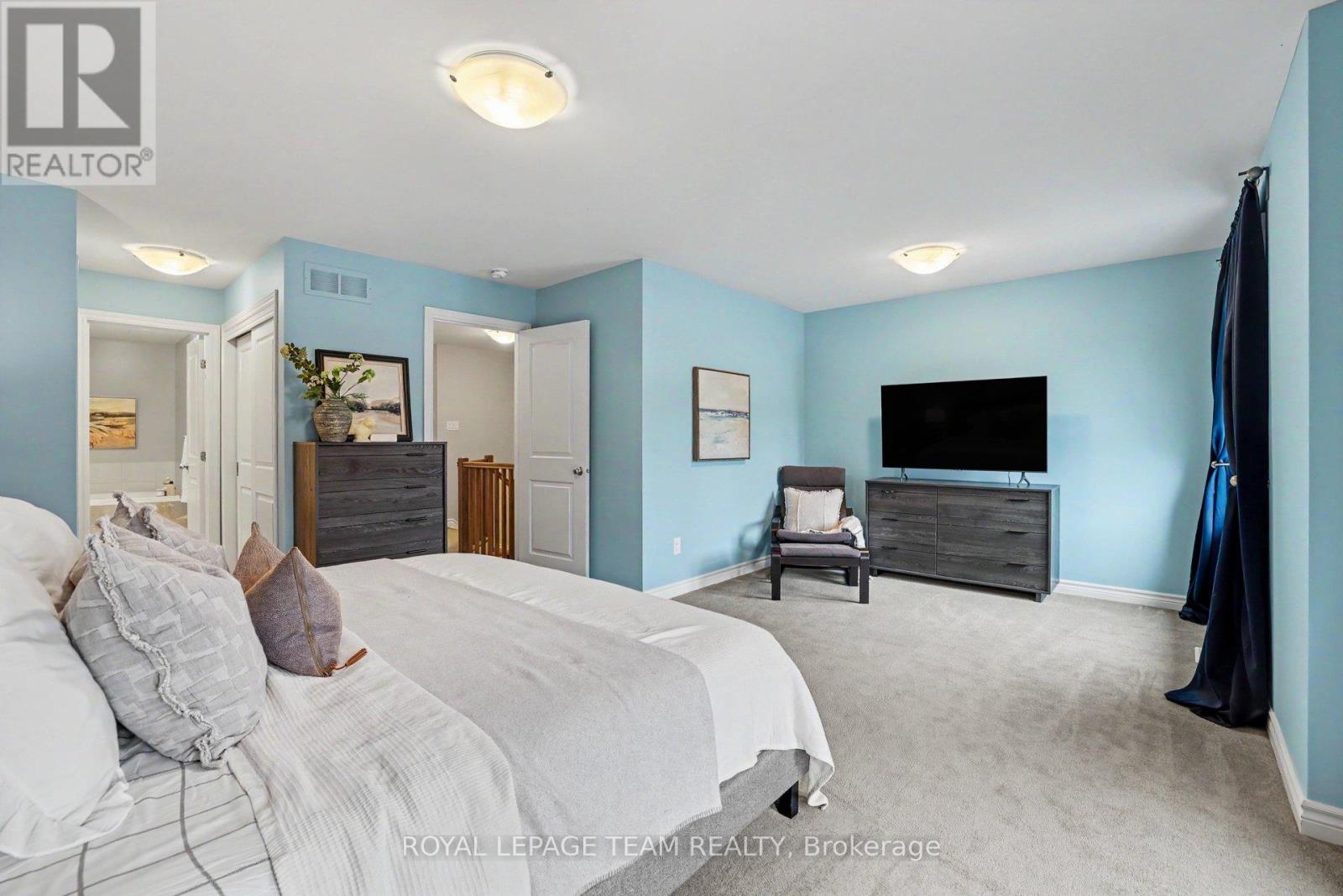 3 Bed, 3 Bath House for Sale in Ottawa – 293 FERGUS CRESCENT, Ottawa – MLS# X13109542 - Image 19