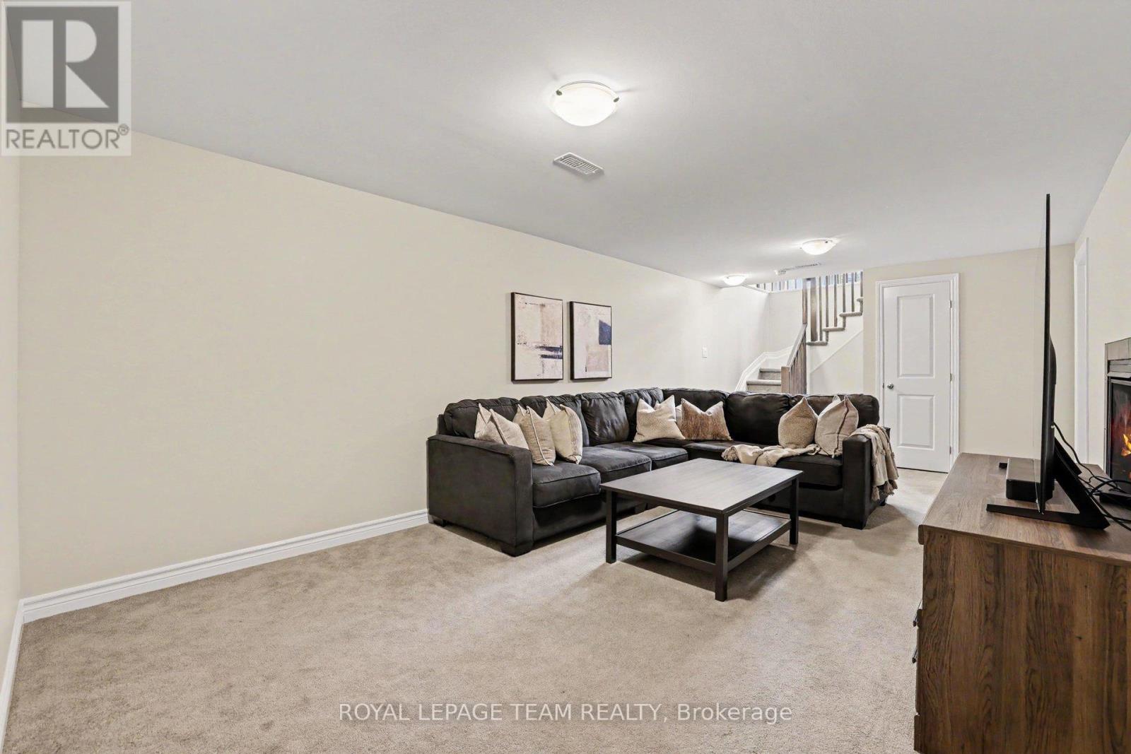 3 Bed, 3 Bath House for Sale in Ottawa – 293 FERGUS CRESCENT, Ottawa – MLS# X13109542 - Image 28