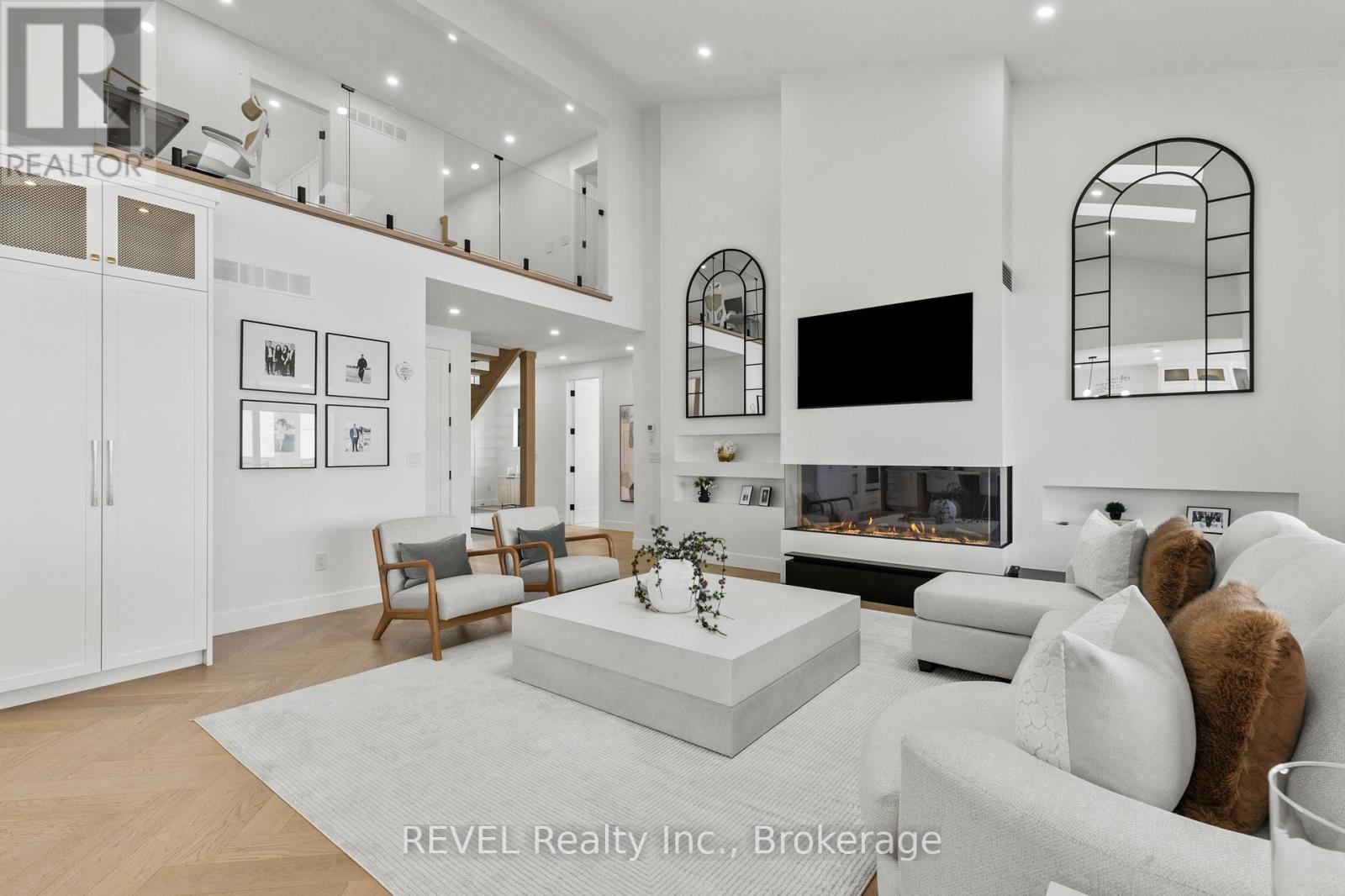 55 SWAN AVENUE - 14