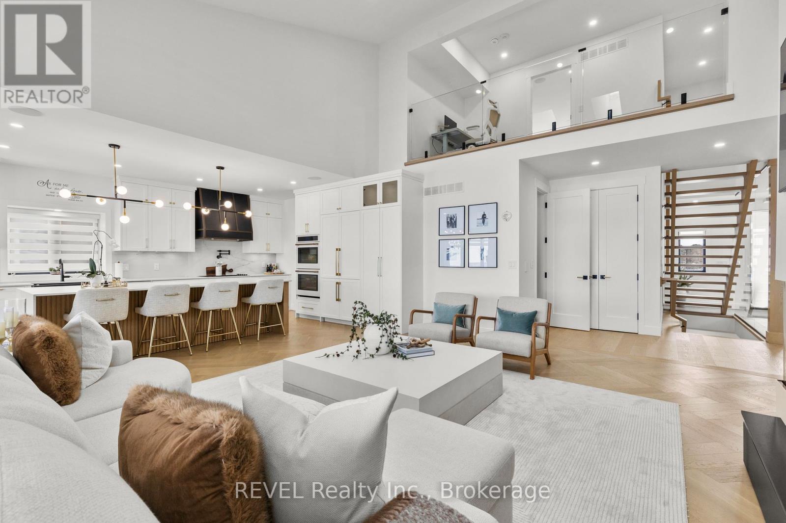 55 SWAN AVENUE - 15