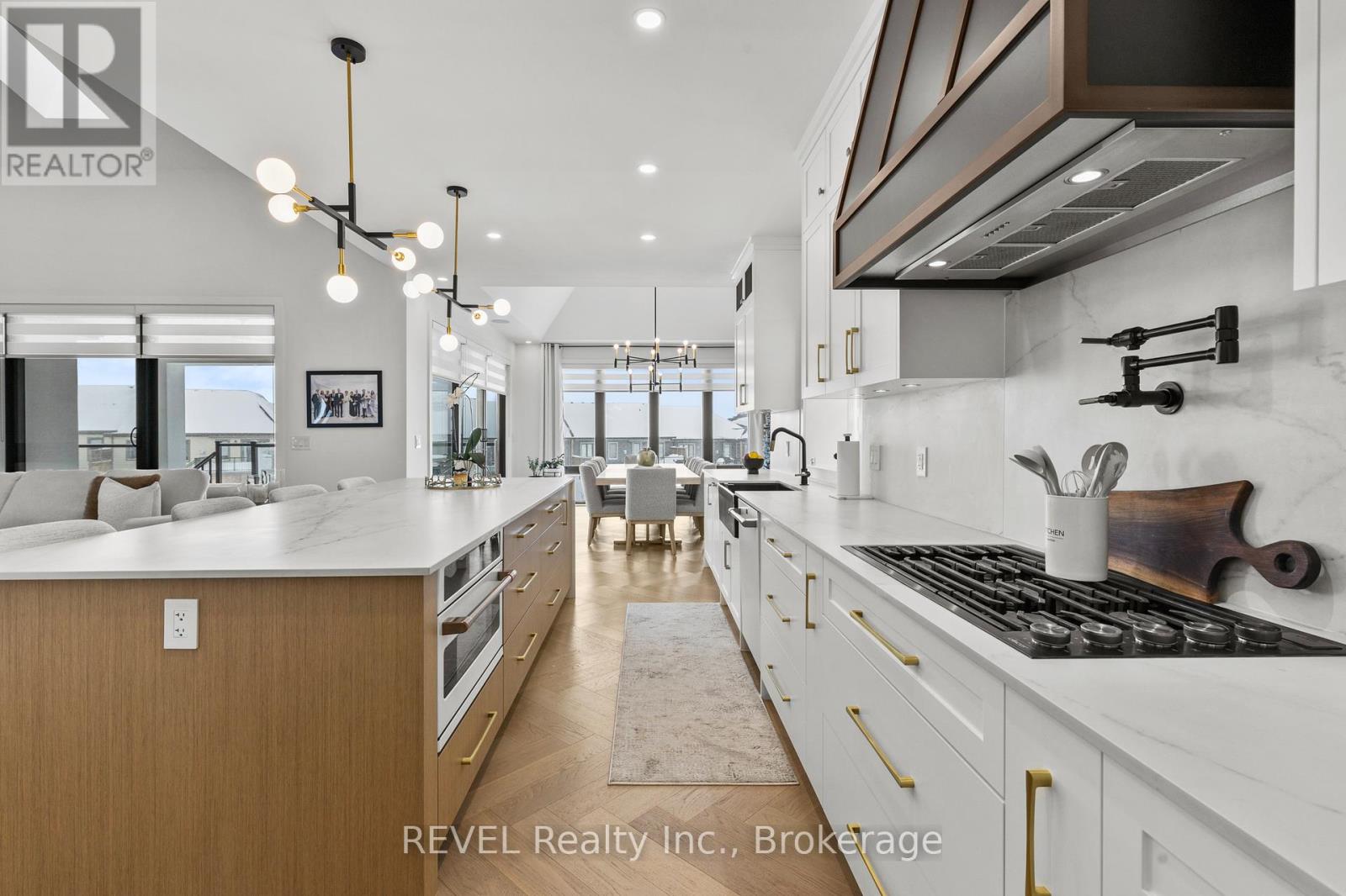 55 SWAN AVENUE - 21