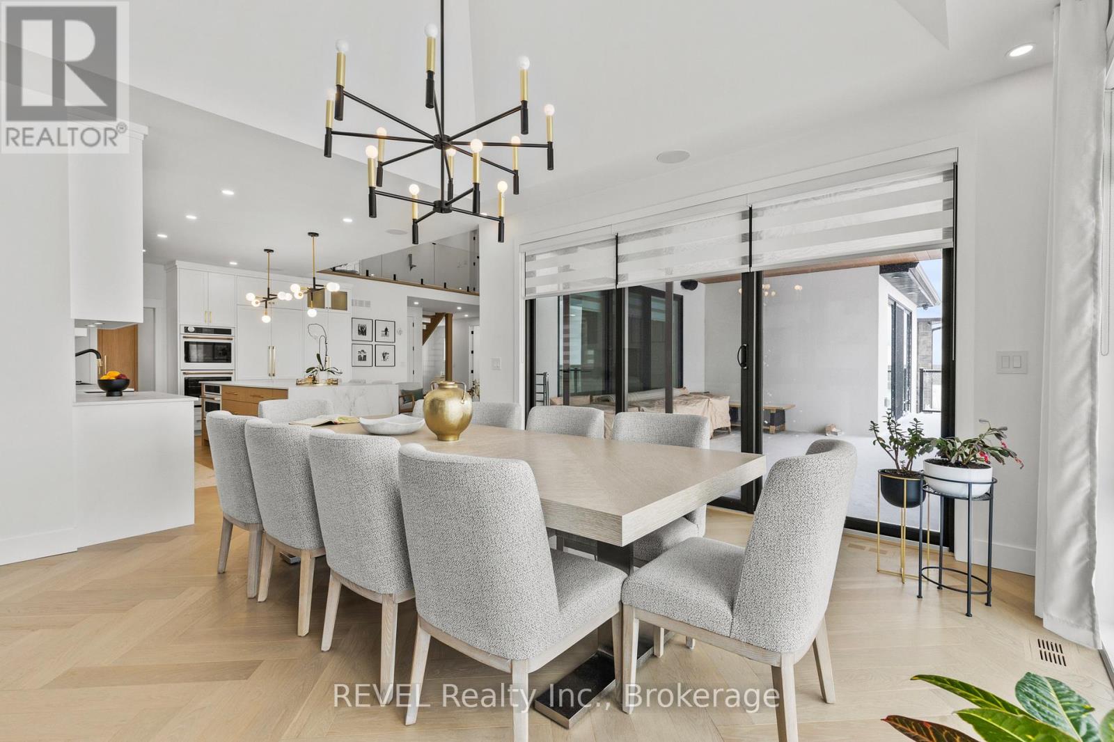 55 SWAN AVENUE - 24